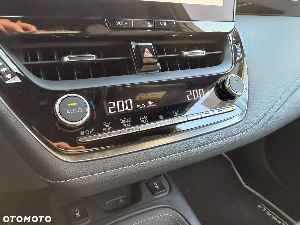 Toyota Corolla 1.8 Hybrid Style - 17