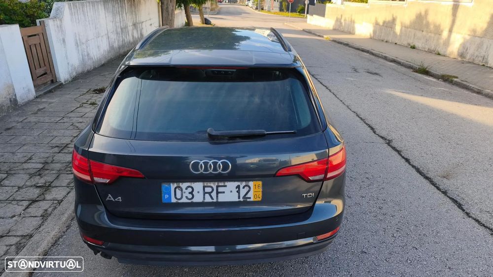 Audi A4 Avant 2.0 TDi Design - 12