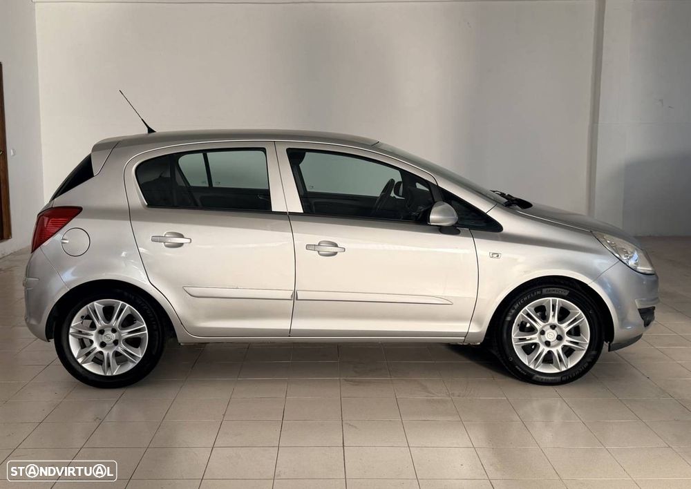 Opel Corsa 1.2 Enjoy - 2