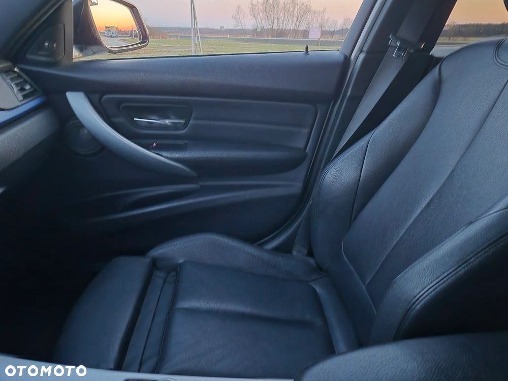 BMW Seria 3 320d M Sport EU6 - 17