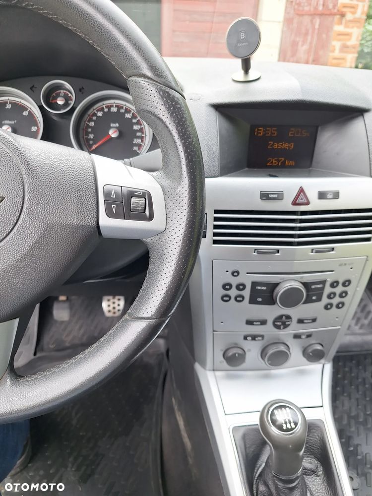 Opel Astra 1.9 CDTI Sport - 28