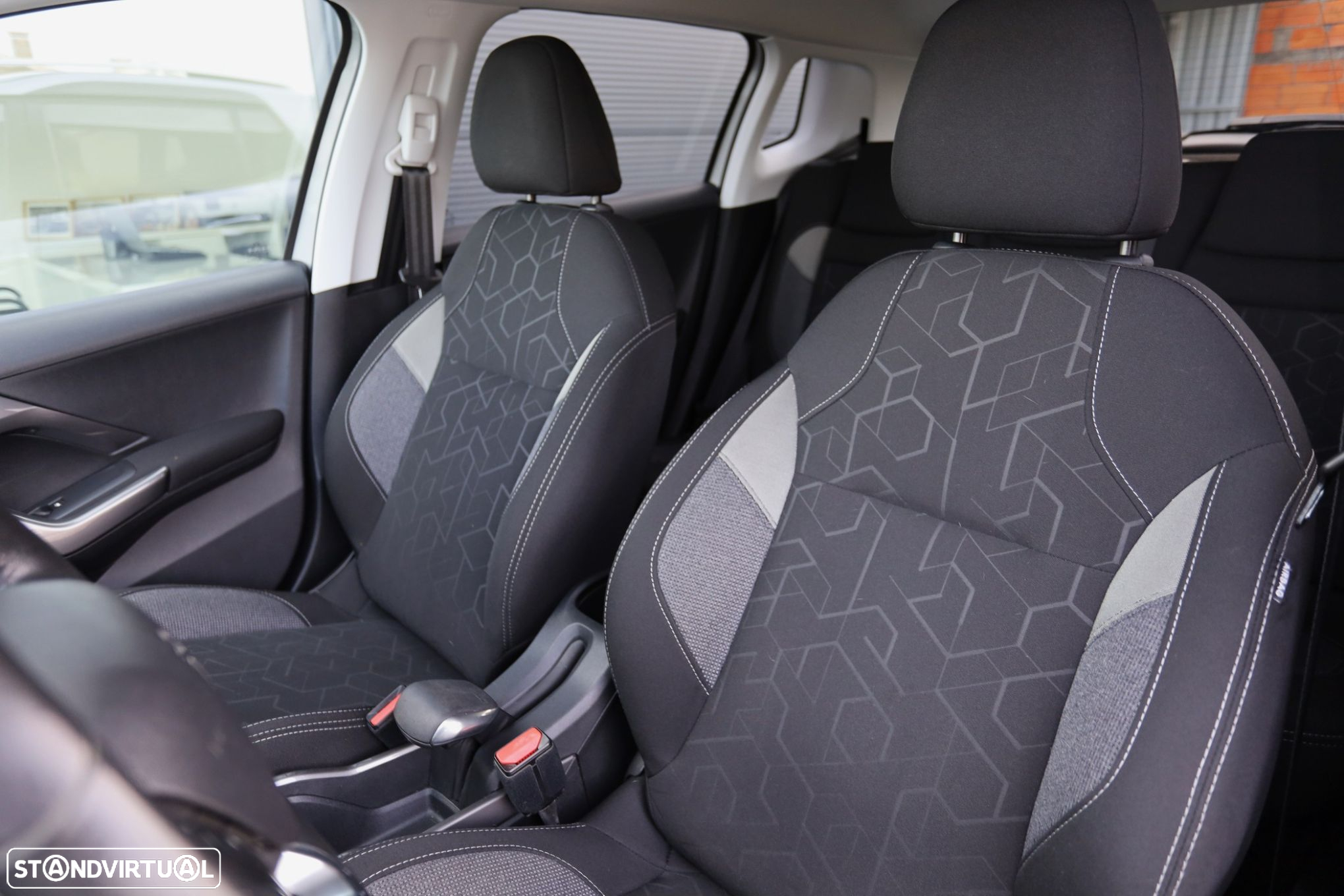 Peugeot 2008 1.6 BlueHDi Style - 8