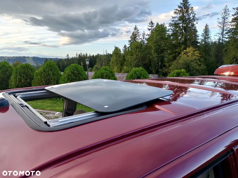 Volkswagen Caravelle - 25