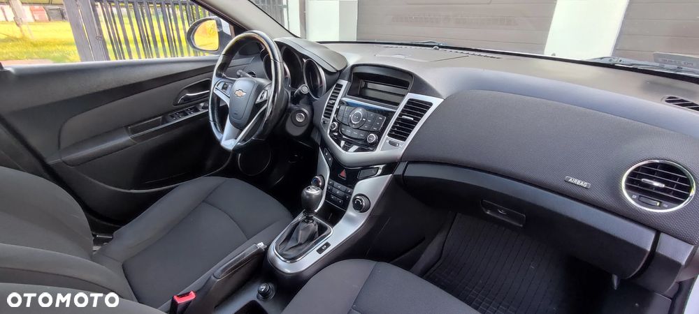 Chevrolet Cruze 1.8 LT - 8