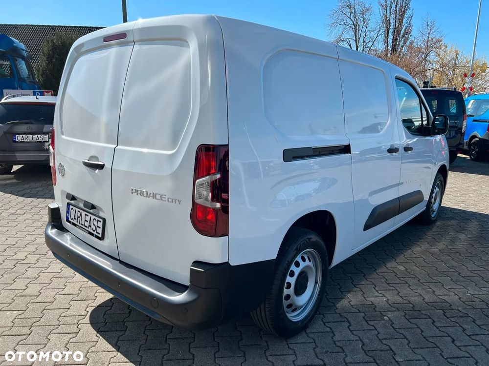 Toyota Proace City - 8