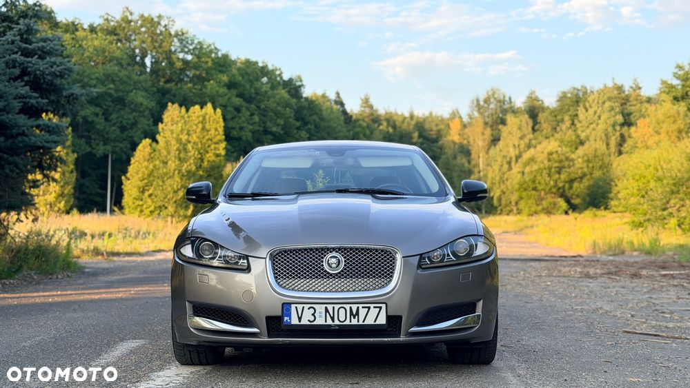 Jaguar XF 2.2 D - 1