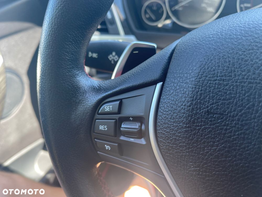 BMW Seria 3 328i xDrive - 28