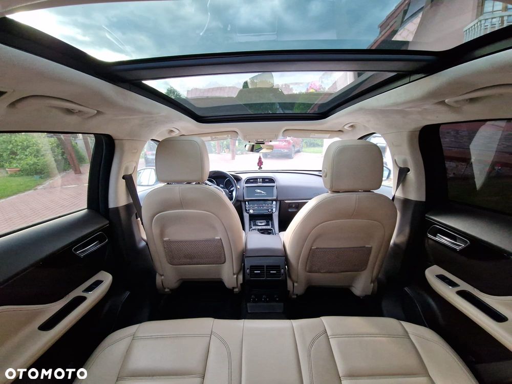 Jaguar F-Pace 30t AWD Prestige - 9