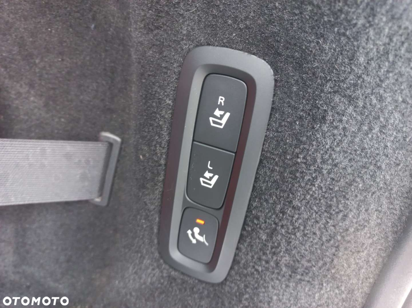 Volvo V90 Cross Country - 24