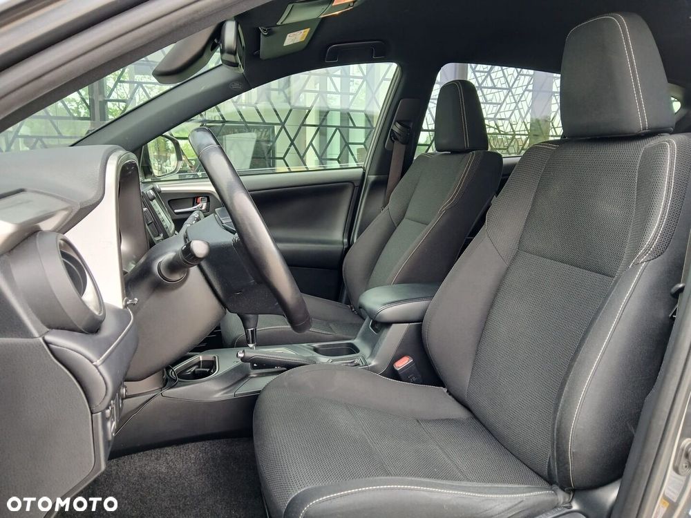 Toyota RAV4 Hybrid Premium 4x2 - 6