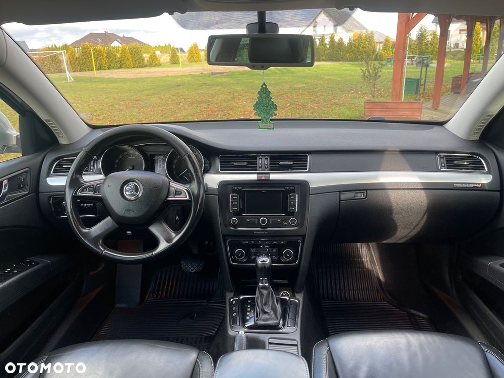 Skoda Superb 2.0 TDI DSG Exclusive - 18