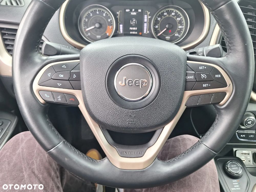 Jeep Cherokee - 14
