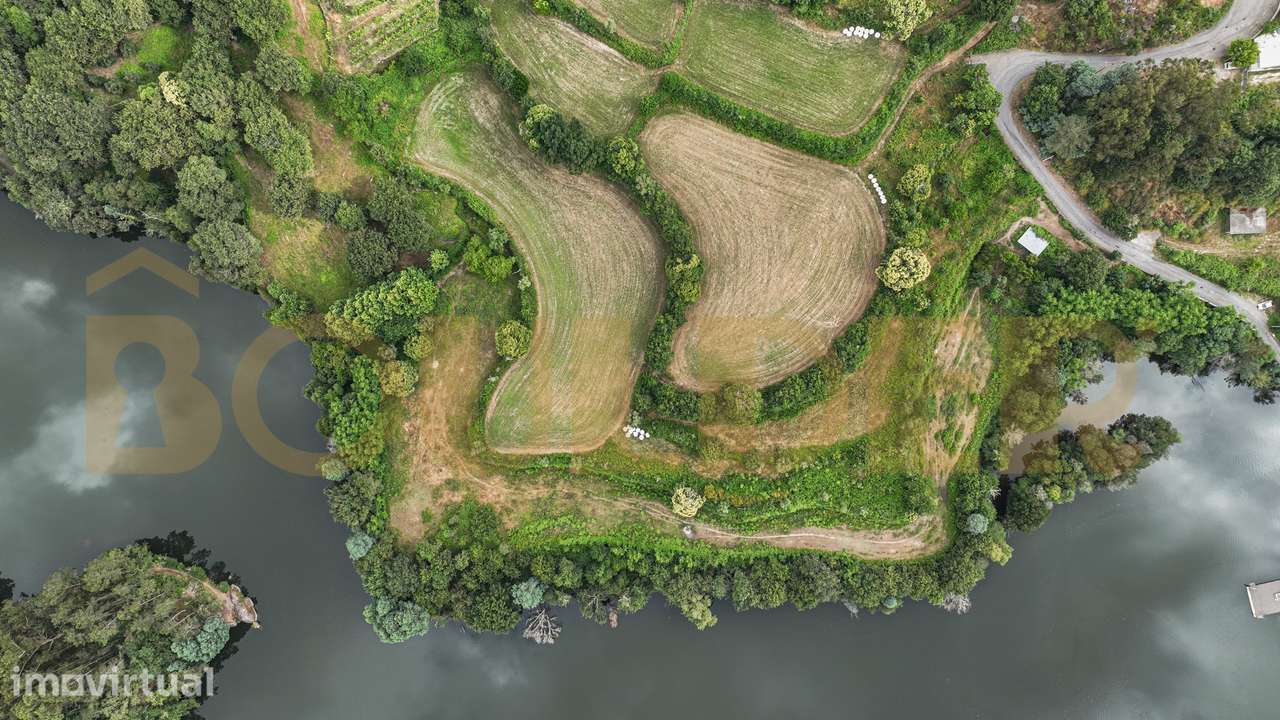 Terreno em Brunhais, Póvoa de Lanhoso - Grande imagem: 2/17