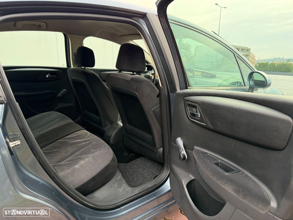 Citroën C4 1.6 HDi SX - 14