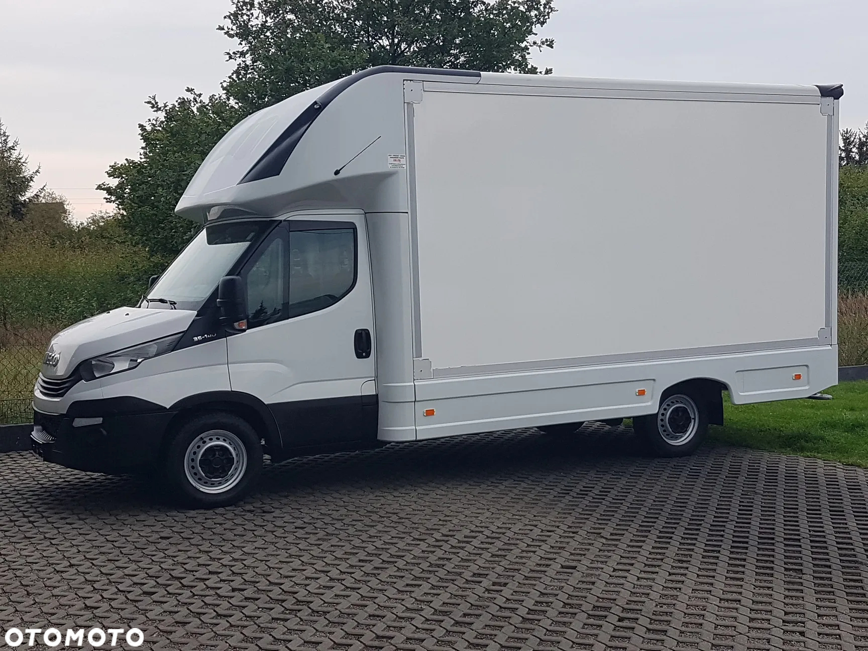 Iveco DAILY KONTENER NISKOPODŁOGOWY 4,31x2,24x2,43 FOODTRUCK SKLEP KAMPER KLIMA BAR KONIOWÓZ - 2