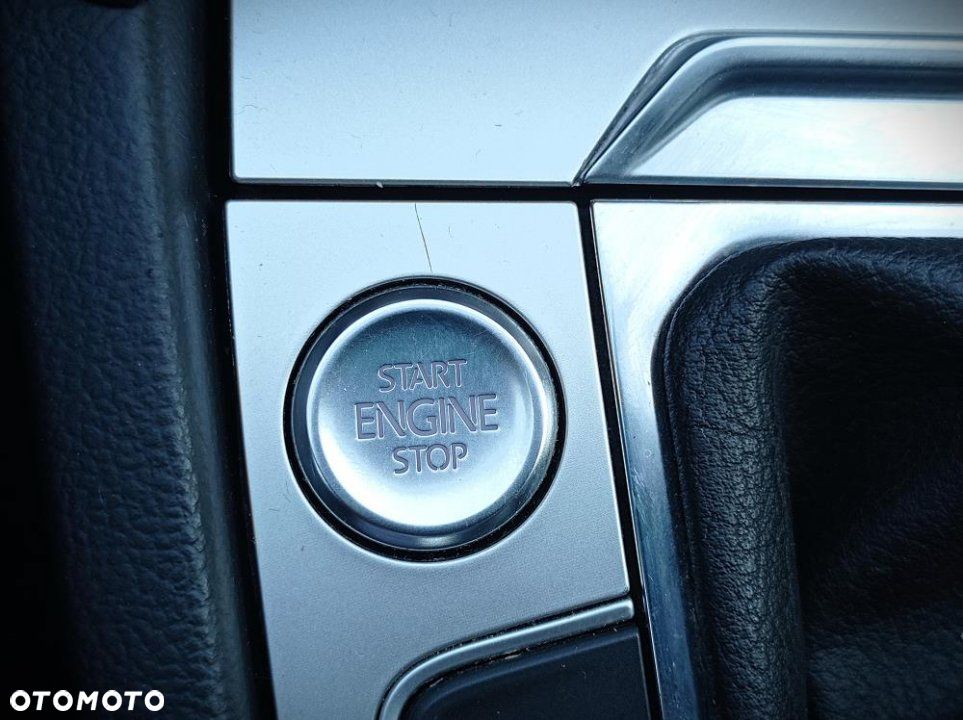 Volkswagen Passat - 32