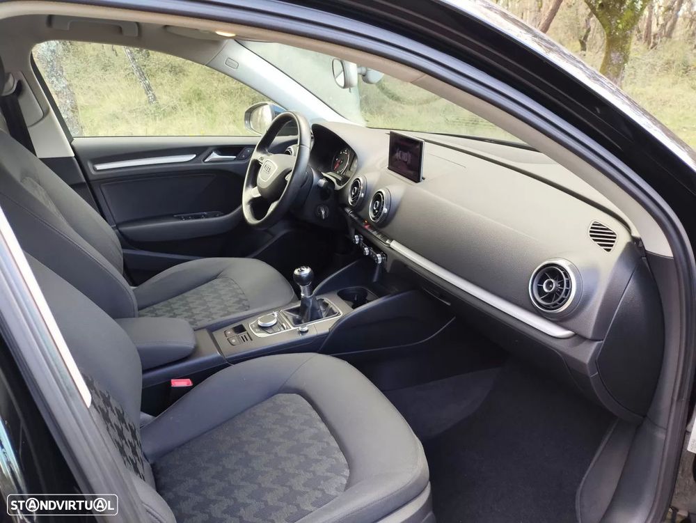 Audi A3 Limousine 1.6 TDI Business Line Attraction - 20