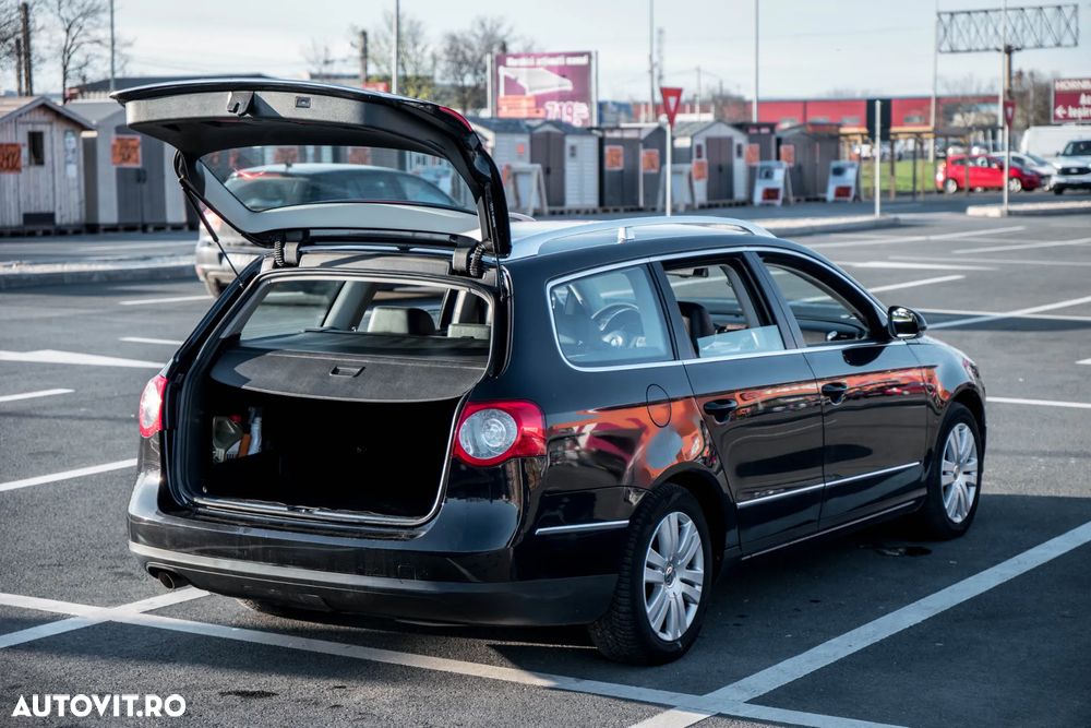 Volkswagen Passat 1.6 TDI DPF BlueMotion Technology Highline - 31