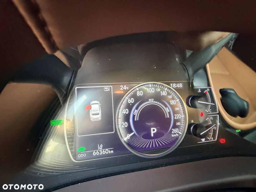 Lexus ES 300h Prestige - 10