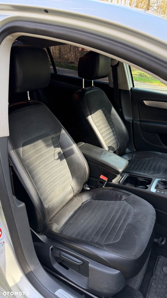 Volkswagen Passat 2.0 TDI 4Mot Highline - 14