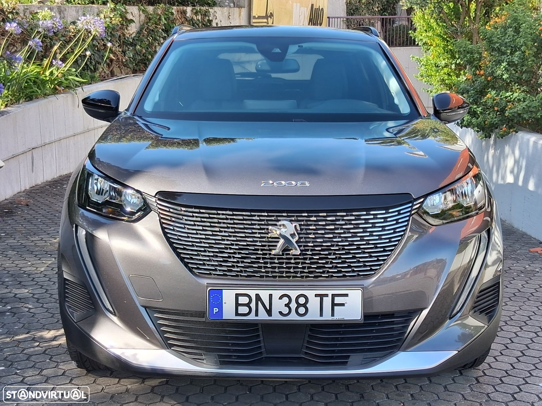 Peugeot 2008 1.2 PureTech Allure EAT8 - 4
