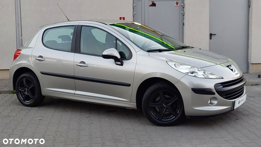 Peugeot 207 - 12