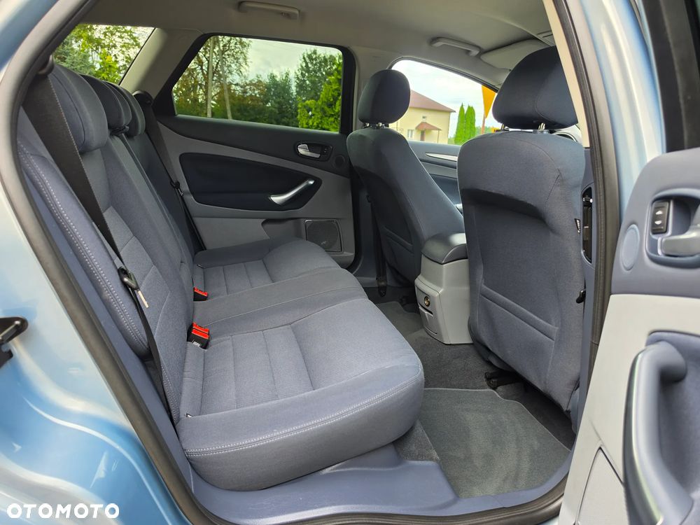 Ford Mondeo 2.0 Ghia Executive - 36