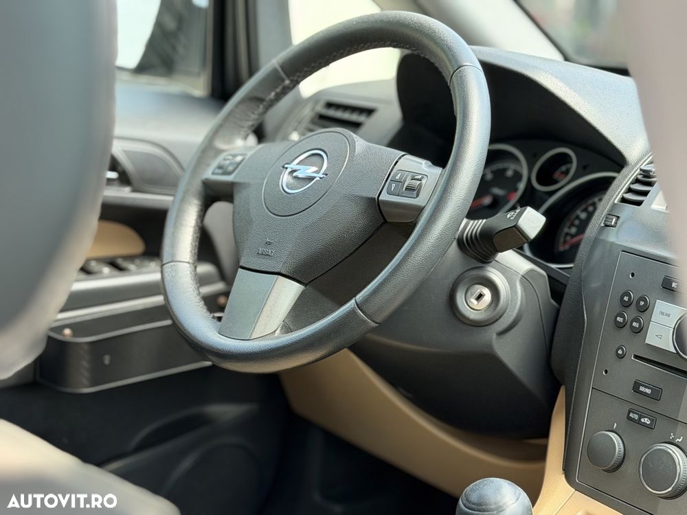 Opel Zafira - 24