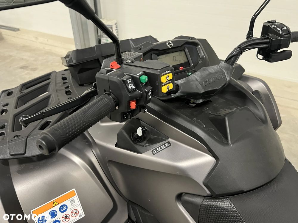 Can-Am Outlander - 8