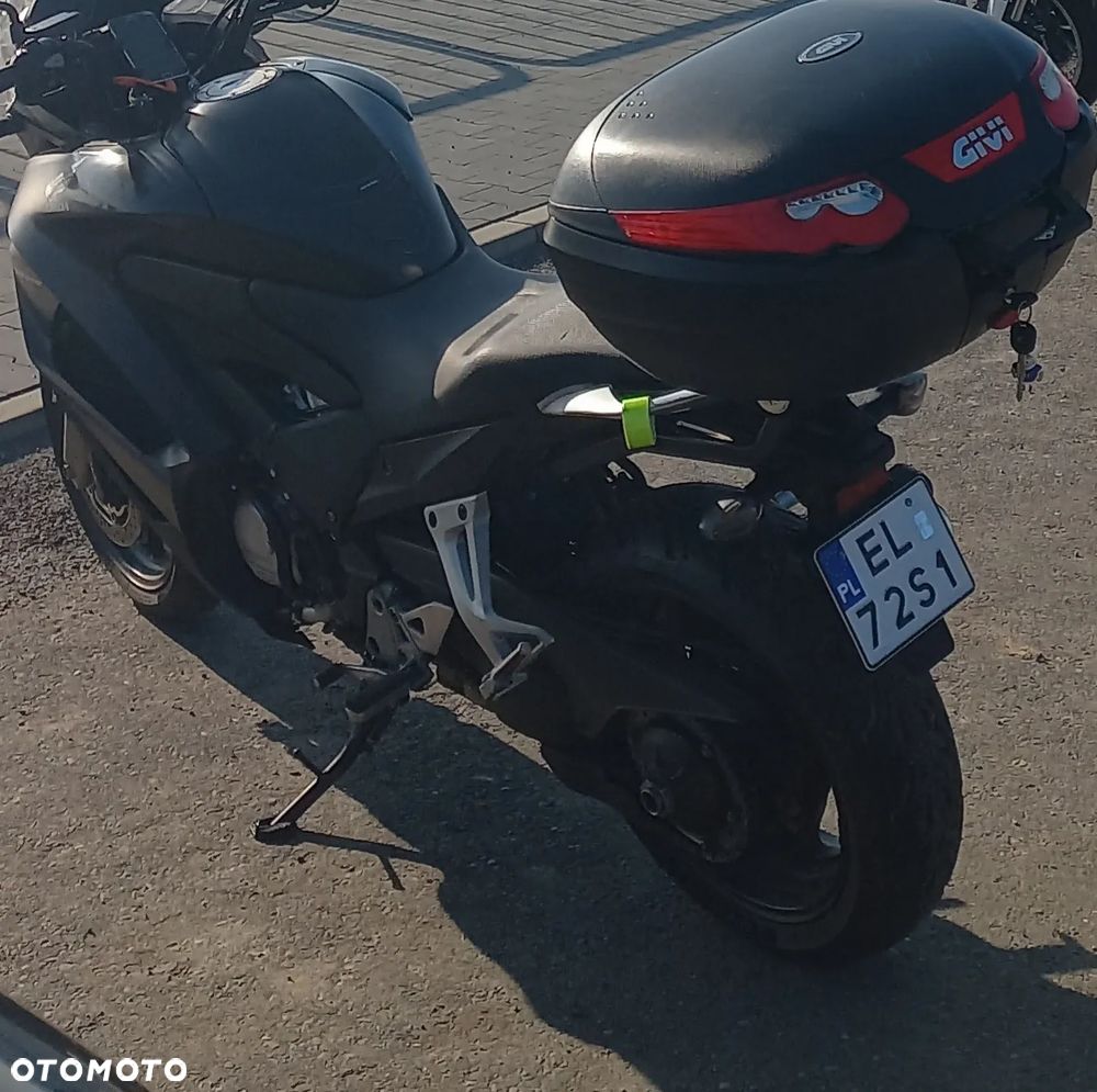 Honda VFR - 36
