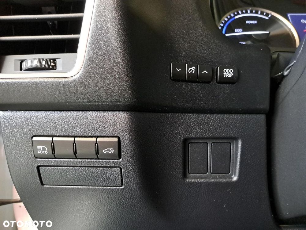 Lexus NX 300h Comfort AWD - 35