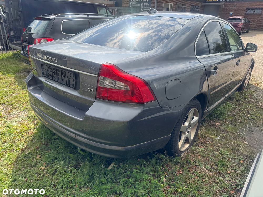 Volvo S80 2.4D Momentum - 1