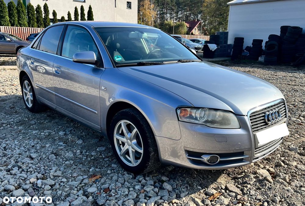 Audi A4 Limousine - 4
