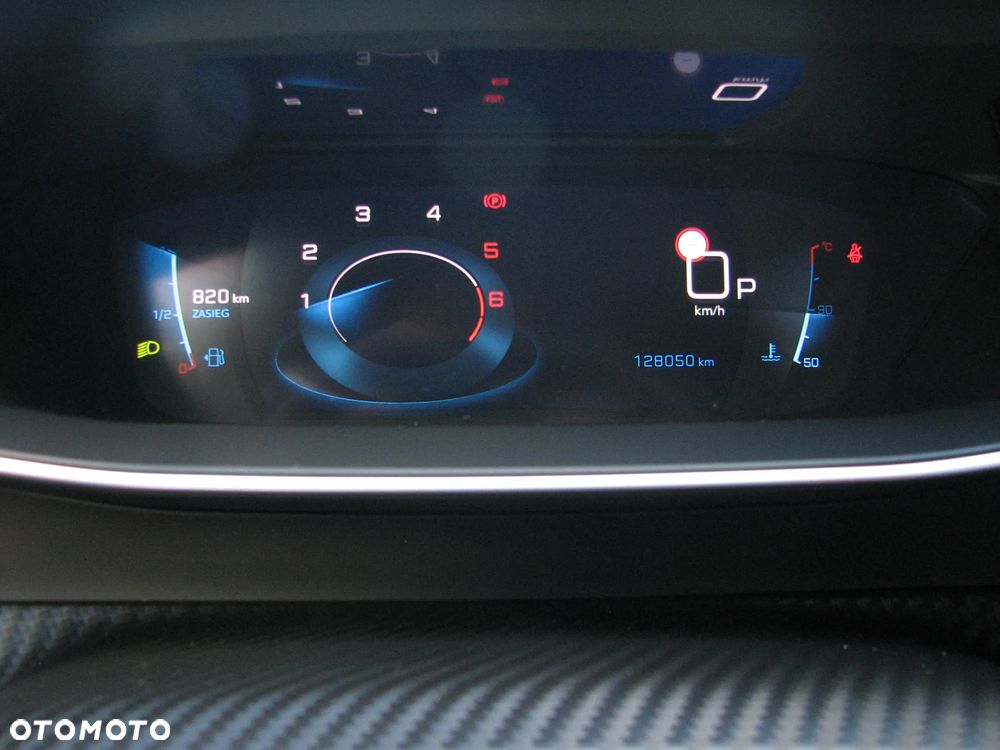 Peugeot 2008 BlueHDi 130 EAT8 Allure - 23
