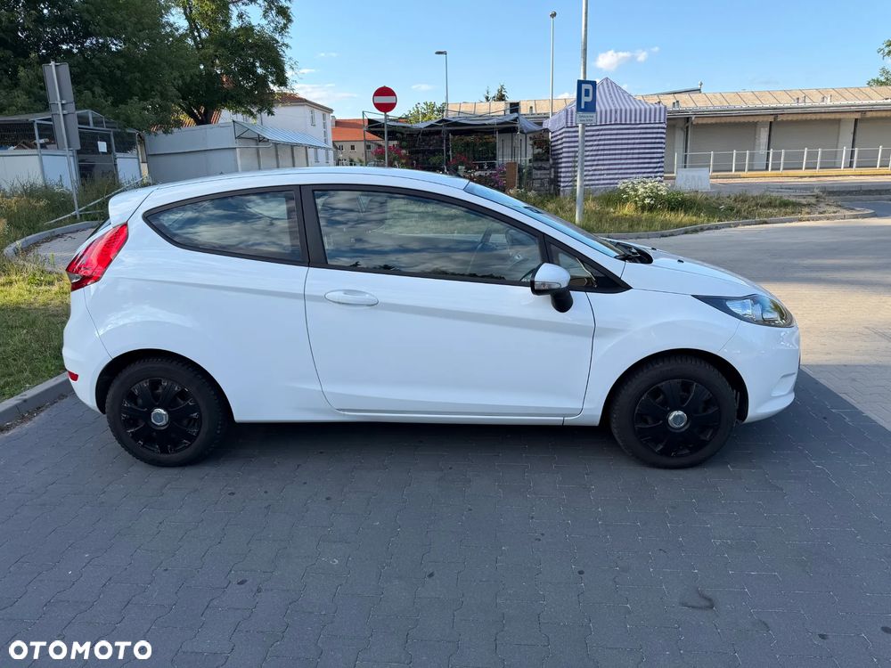 Ford Fiesta 1.25 Ambiente EU5 - 11