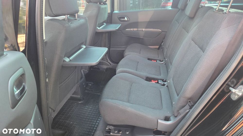 Peugeot 5008 - 32