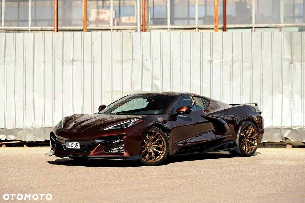 Chevrolet Corvette - 16