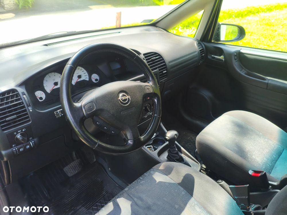Opel Zafira 1.8 16V Elegance - 8