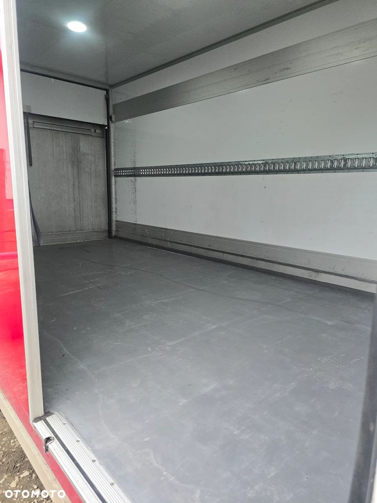 Mercedes-Benz Sprinter 907 - 23
