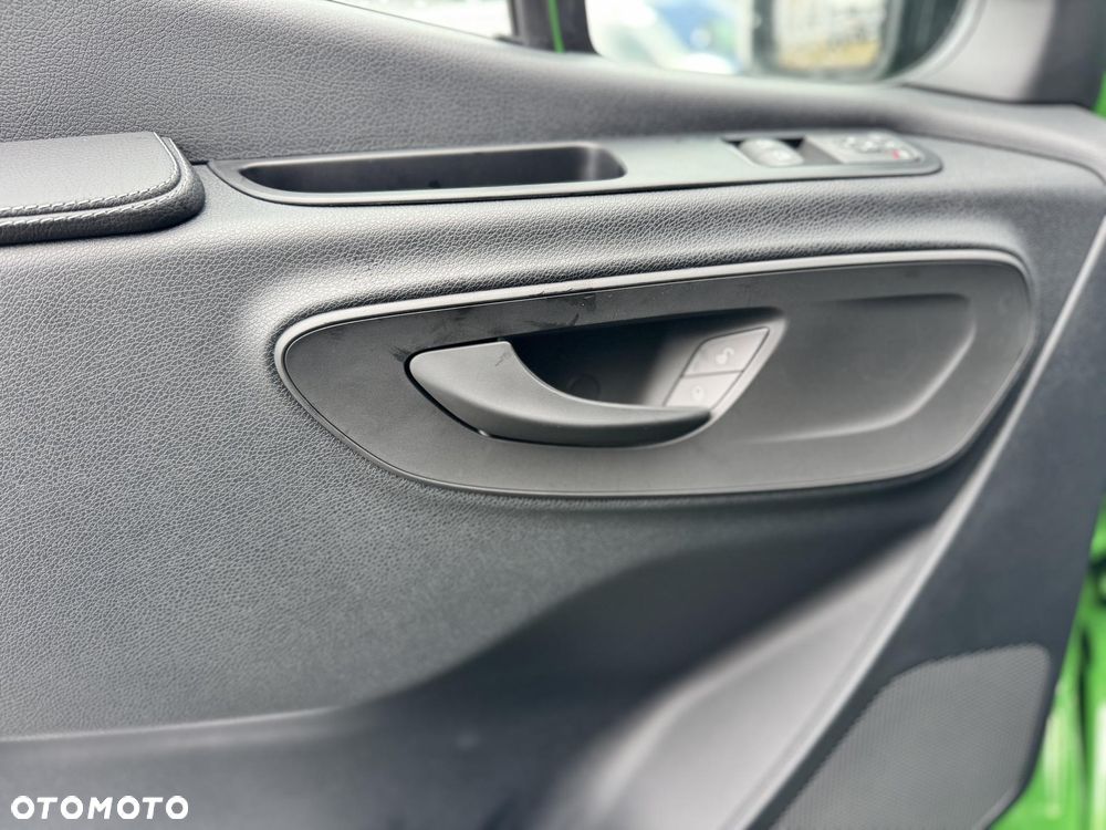 Mercedes-Benz Sprinter - 13