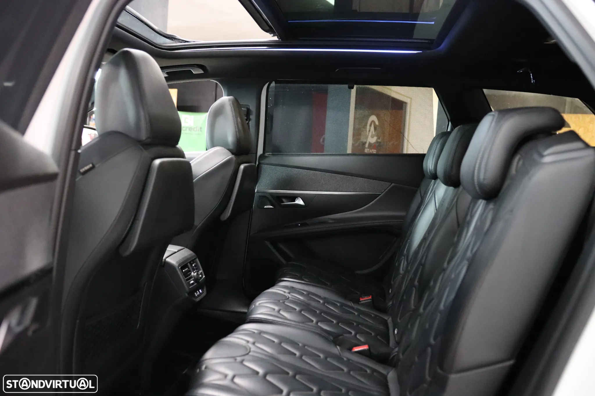 Peugeot 5008 1.5 BlueHDi GT Line J19 EAT8 - 27