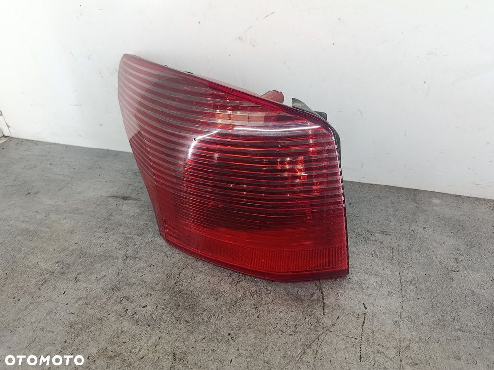 LAMPA TYLNA LEWA PEUGEOT 407 SW 9641948780 KOMBI - 1