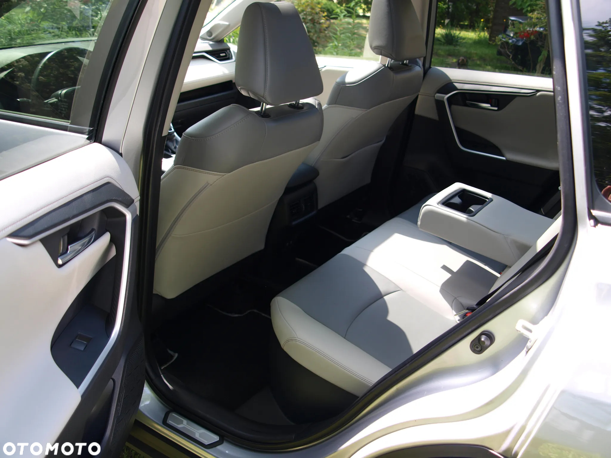 Toyota RAV4 2.5 Hybrid Executive 4x2 - 35