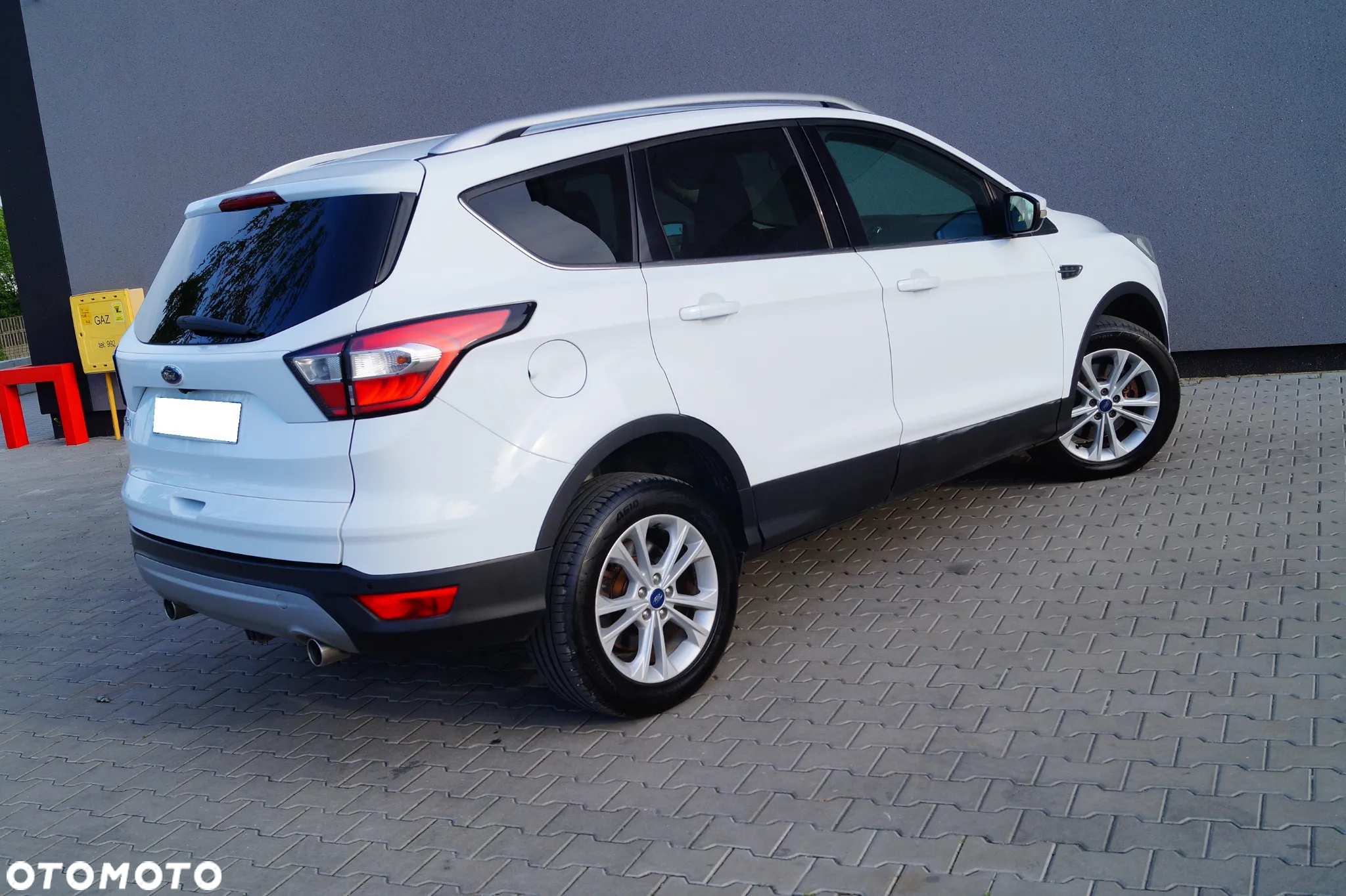 Ford Kuga 2.0 TDCi FWD Titanium Plus - 9