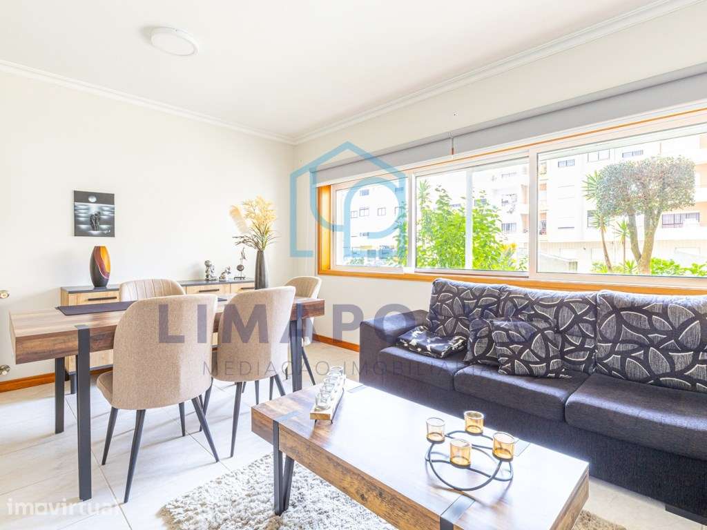 Apartamento T1 com lugar de garagem e arrecadação - Grande imagem: 2/12