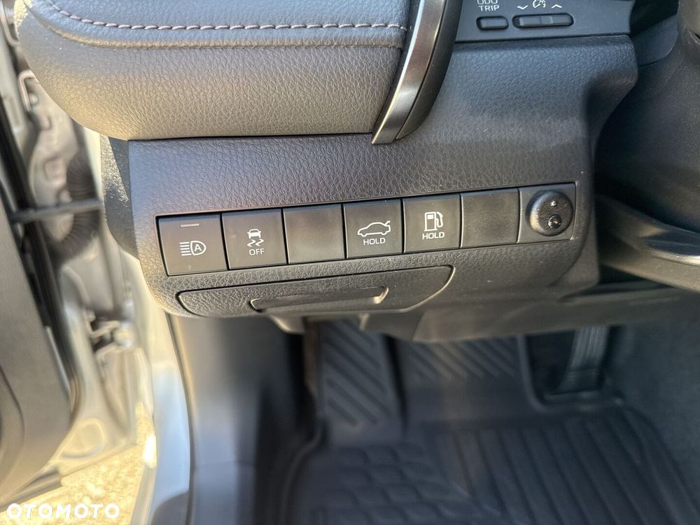 Toyota Camry 2.5 Hybrid Comfort CVT - 23