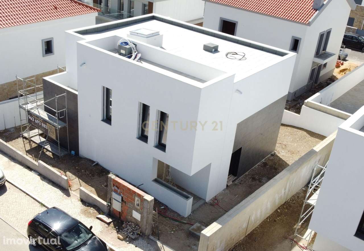 Moradia T4 contemporânea em Construção em Trajouce – São Domingos de R - Grande imagem: 4/51