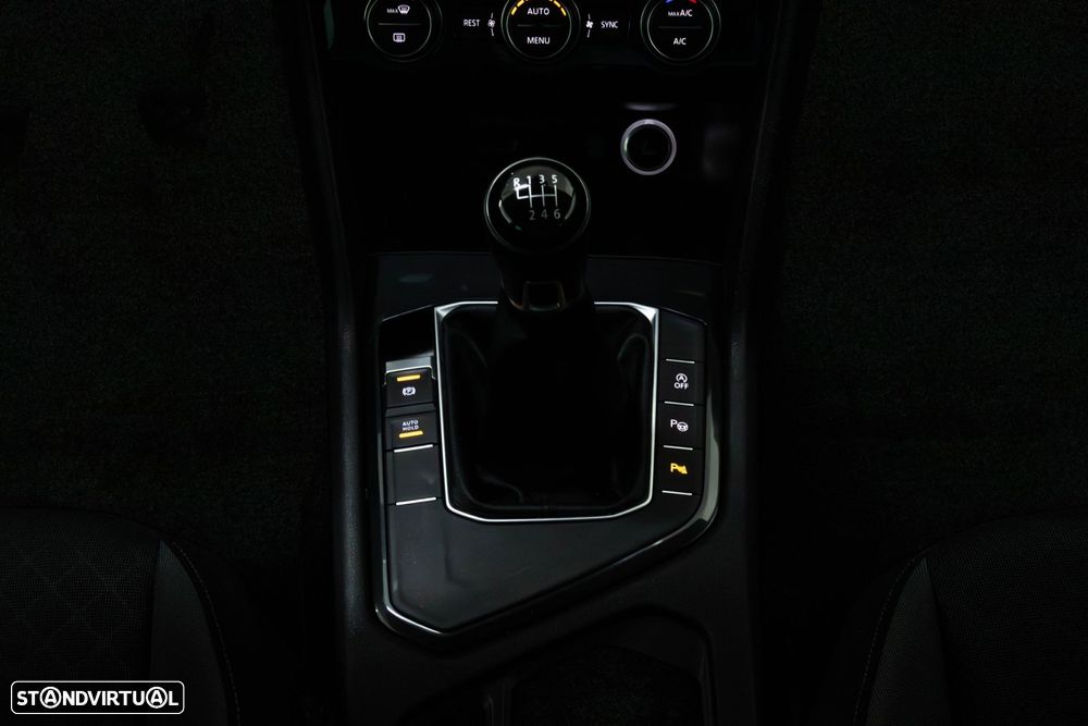 VW Tiguan 2.0 TDI Confortline - 18