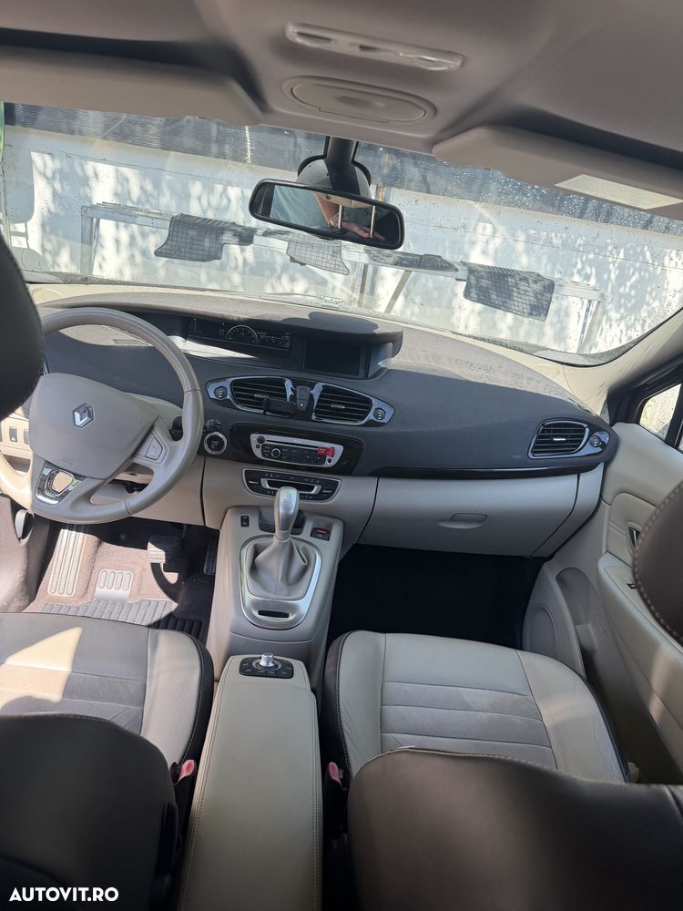 Renault Grand Scenic - 14