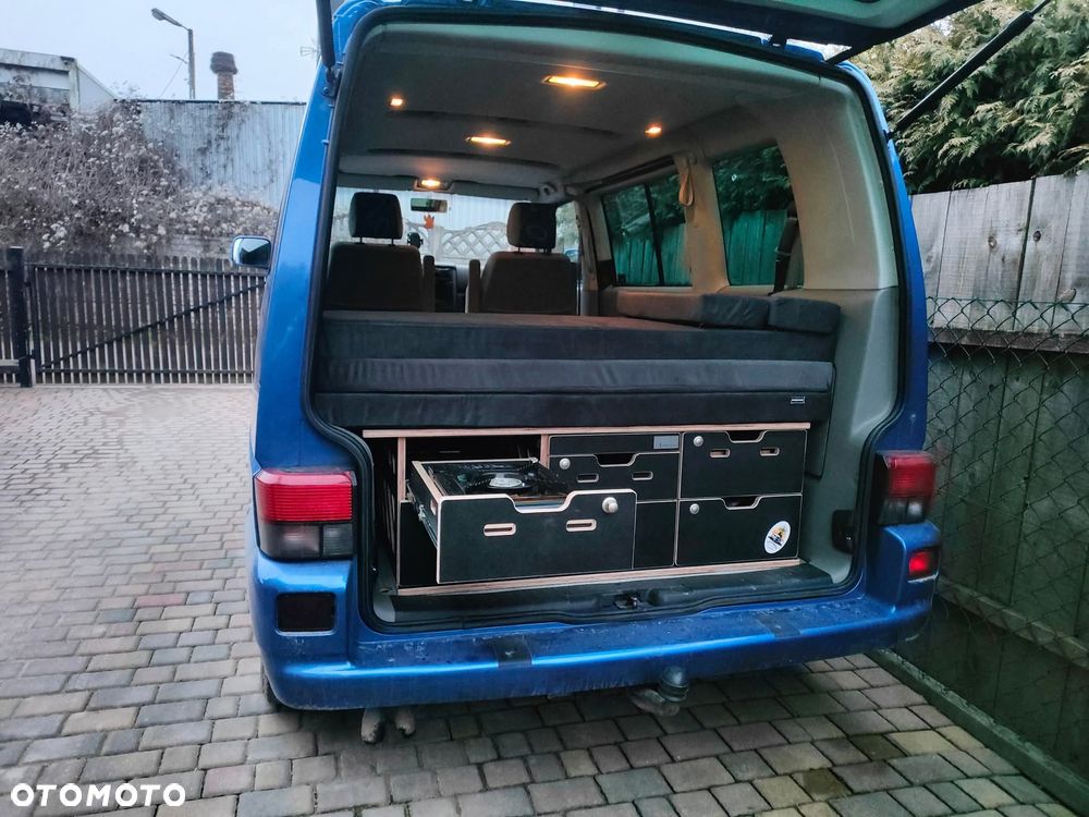 Volkswagen Multivan - 39